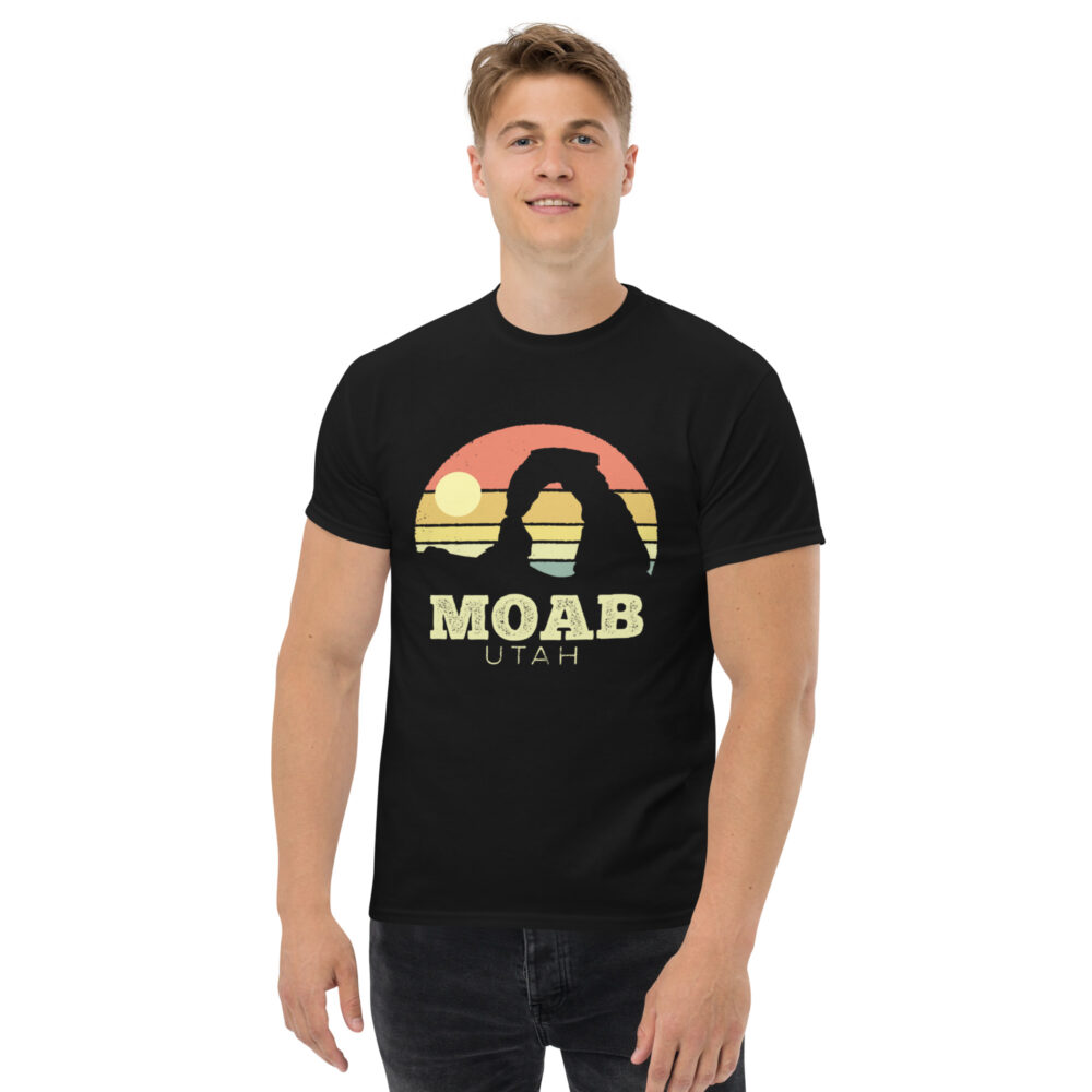 Moab Utah Arches T-shirt