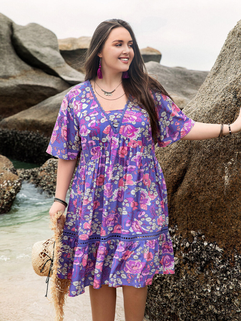 Plus Size Loose Printed Pink Dress V Neck Vacation Dress - Image 2